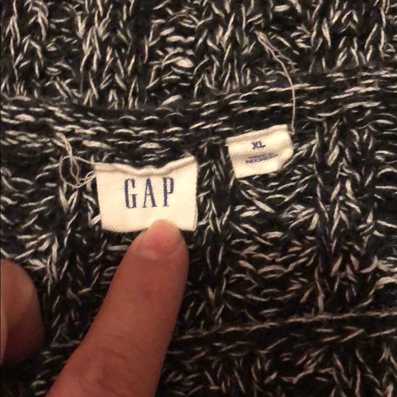 Gap sweater - Picture 1 of 3